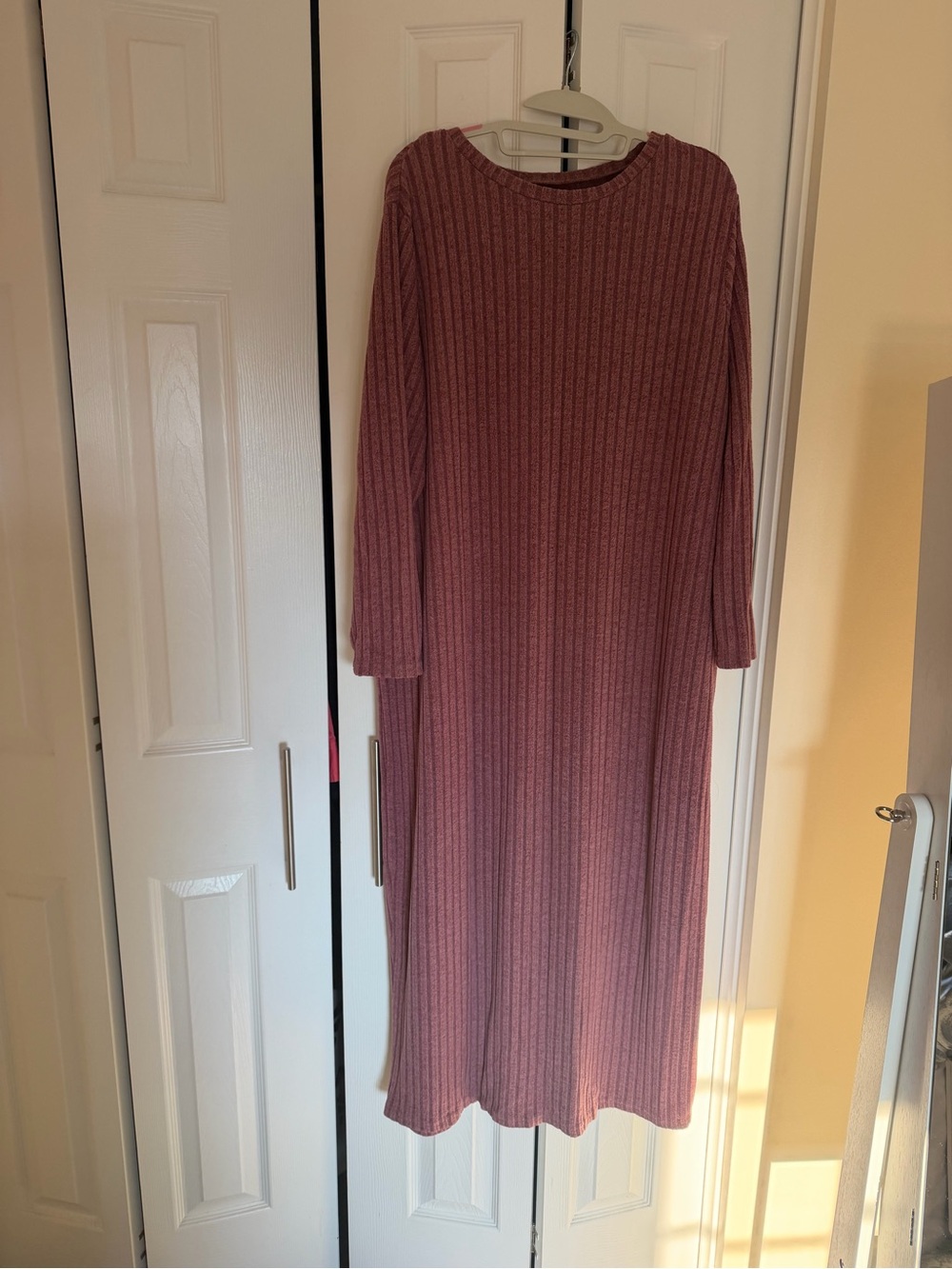 Women's Rib-Knit Long Sleeve Maxi Dress - Mauve Pink